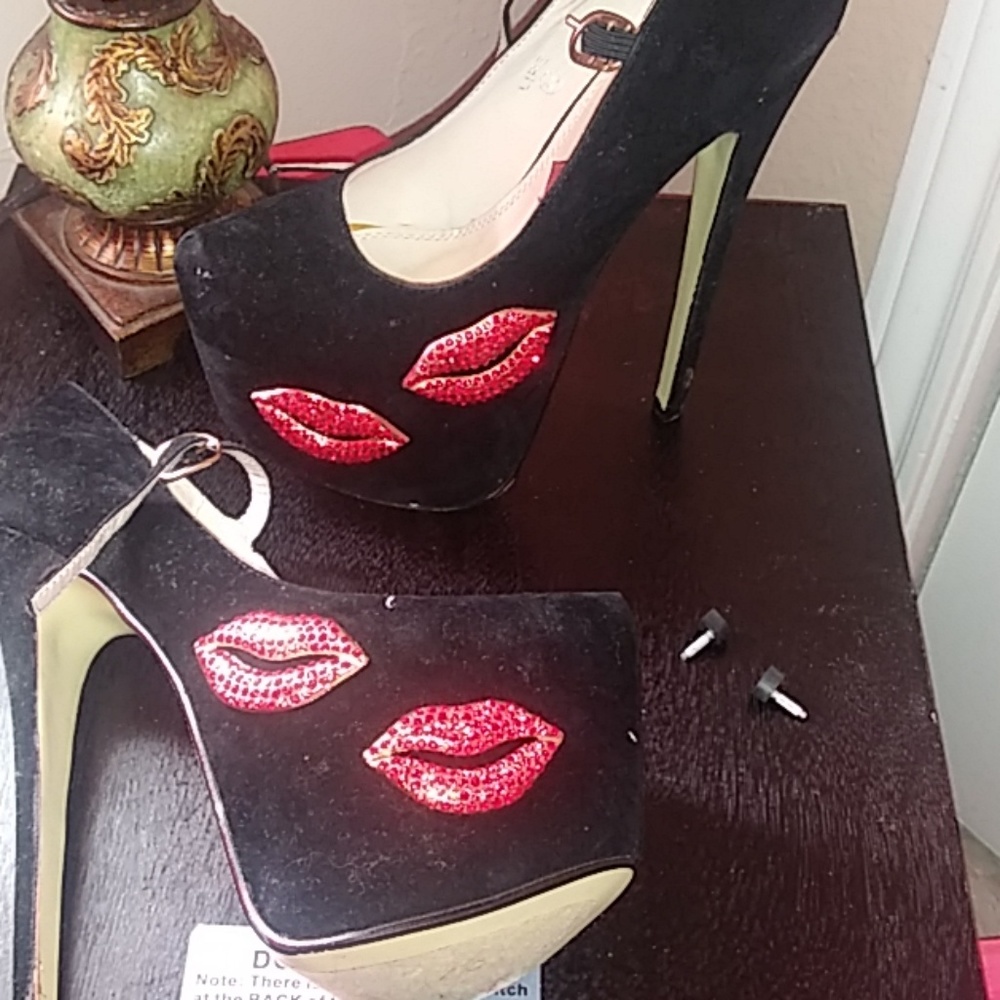 shoe - Picture 3 of 3